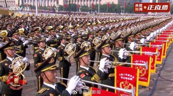 通联随配 抗战歌曲响彻天安门广场，最大规模军乐团亮相，4首歌响彻天安门广场